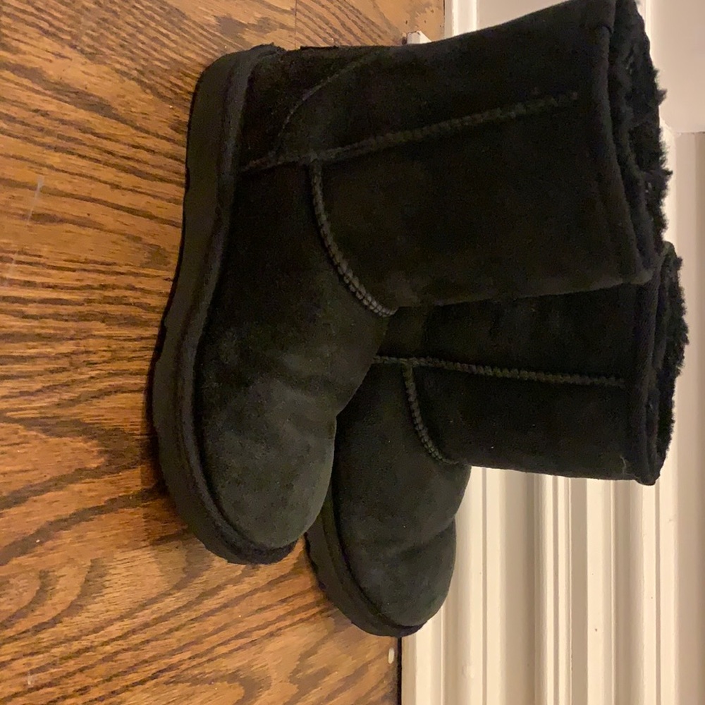 Ugg Girls' Classic II Water Resistant Boots Youth - girls size 1